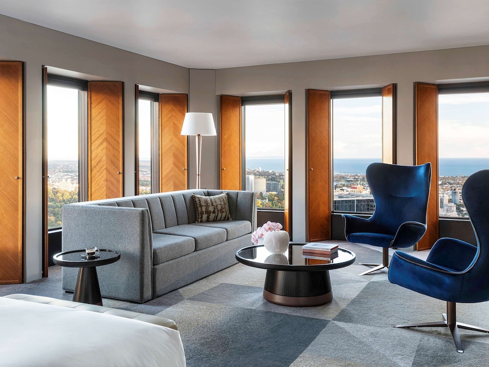 Junior Suite, 1 King Bed, Bay View, Corner