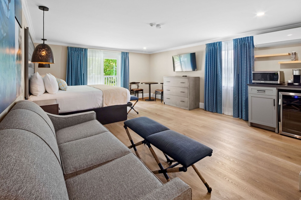 Pelham King Bunk Suite + Balcony photo 3