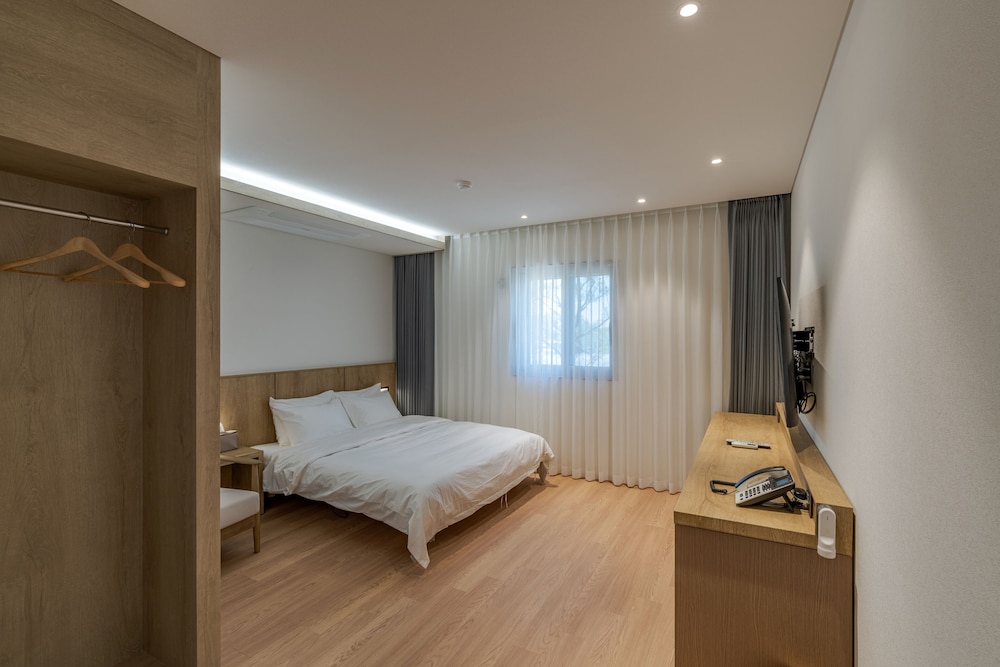 Deluxe Double Room B