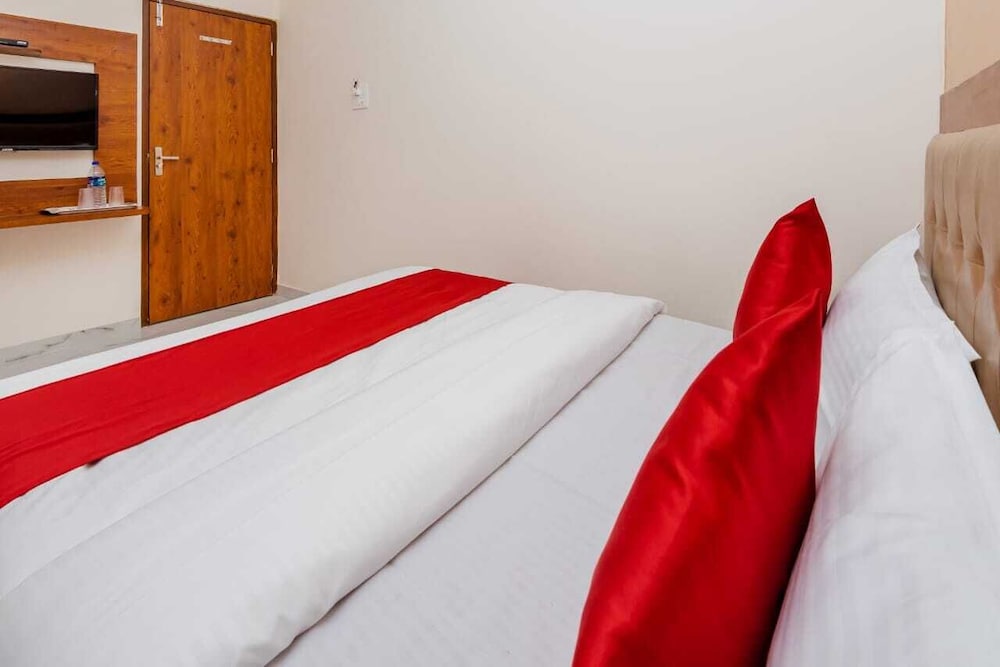 Deluxe Room - Photo 5