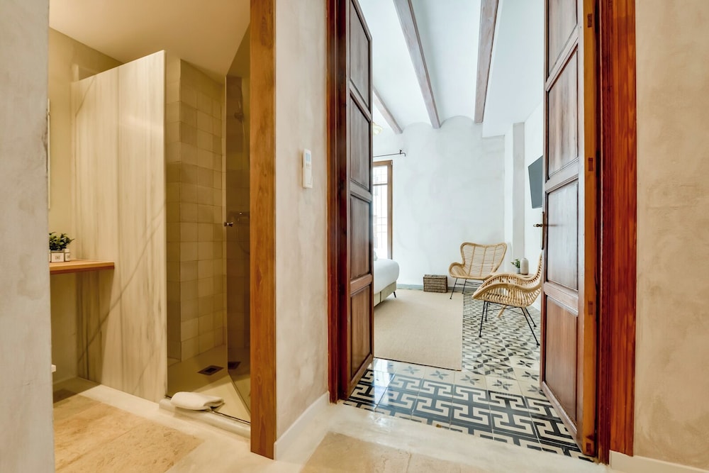 DOUBLE ROOM KING DELUXE photo 2