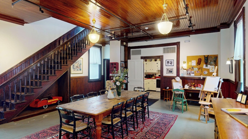 Room (Firehouse) photo 3