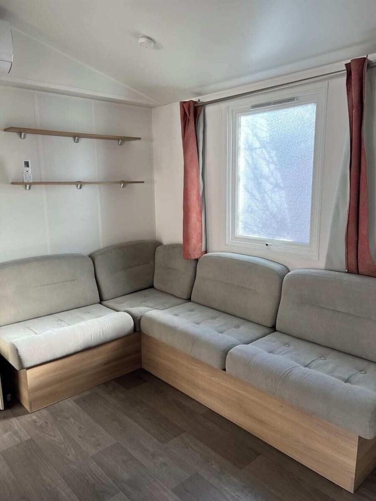 Mobile Home photo 1