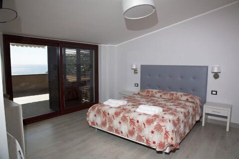 Classic Double Room, City View photo 2