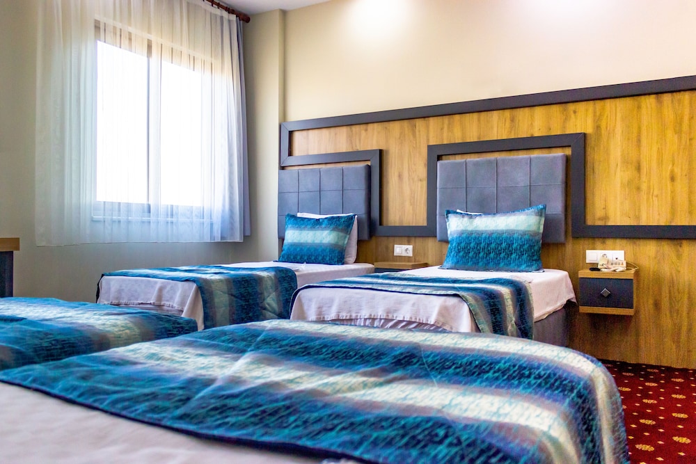 Quadruple Room - Photo 5