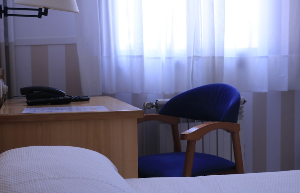 Room (Matrimonial) photo 3