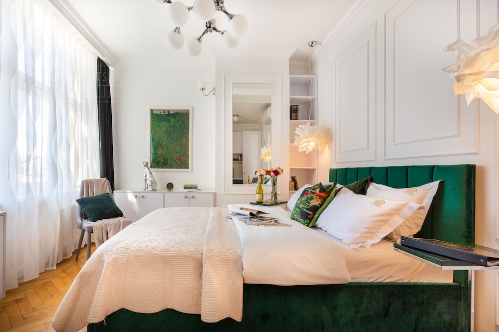 Classic Studio, 1 Queen Bed, Kitchenette photo 1