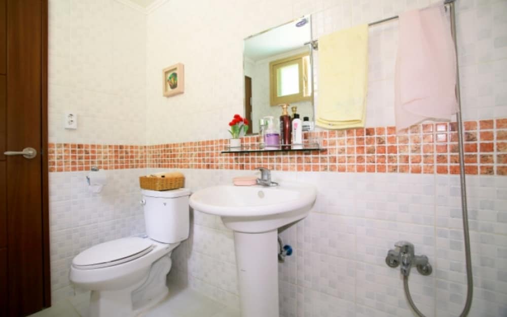 Room (No 4 running room)
