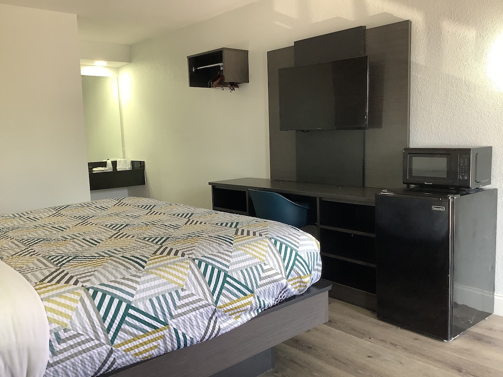Standard Room, 1 Double Bed, Smoking - Photo 10