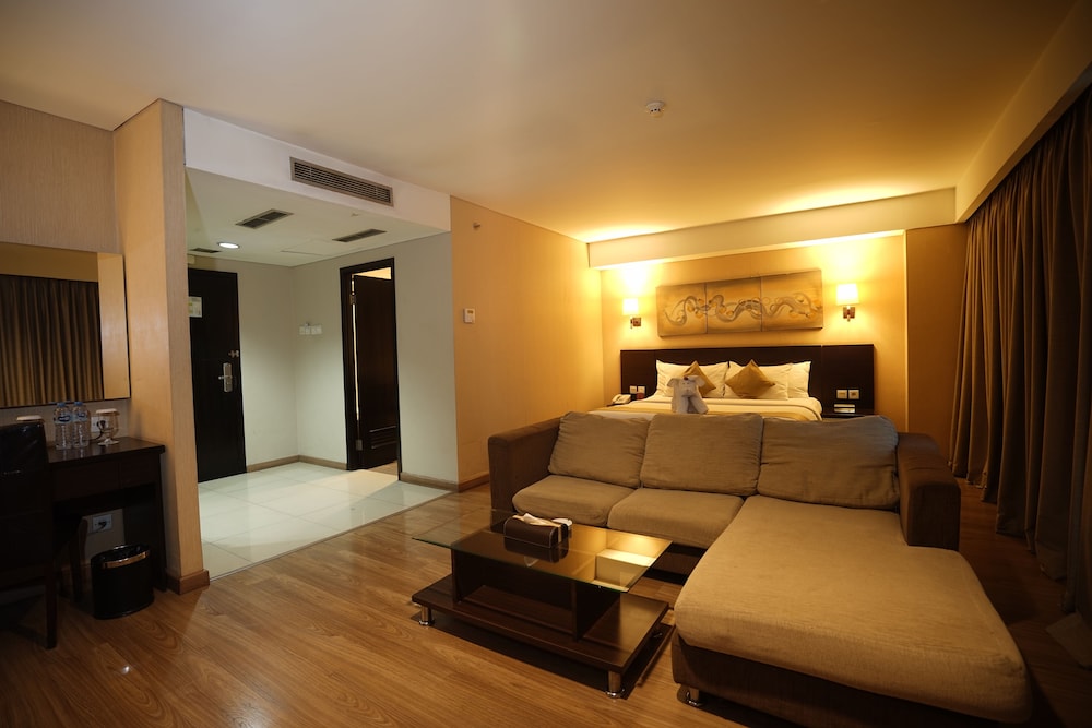 Executive Room, 1 Double Bed, Smoking, City View