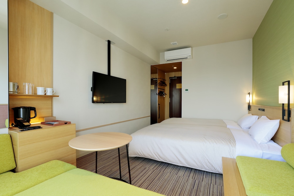 Executive Twin Room with Sofa Bed, Super City View - Non Smoking