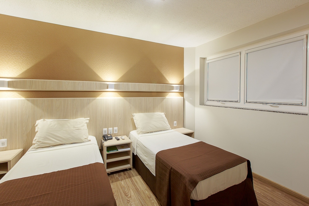 Standard Twin Room - Photo 1