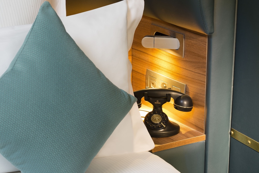 Double Room thumbnail 6