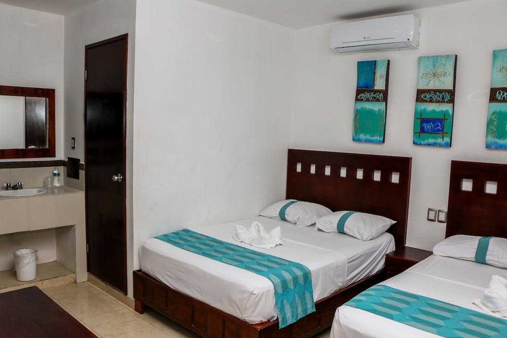 Standard Quadruple Room, 2 Double Beds photo 1