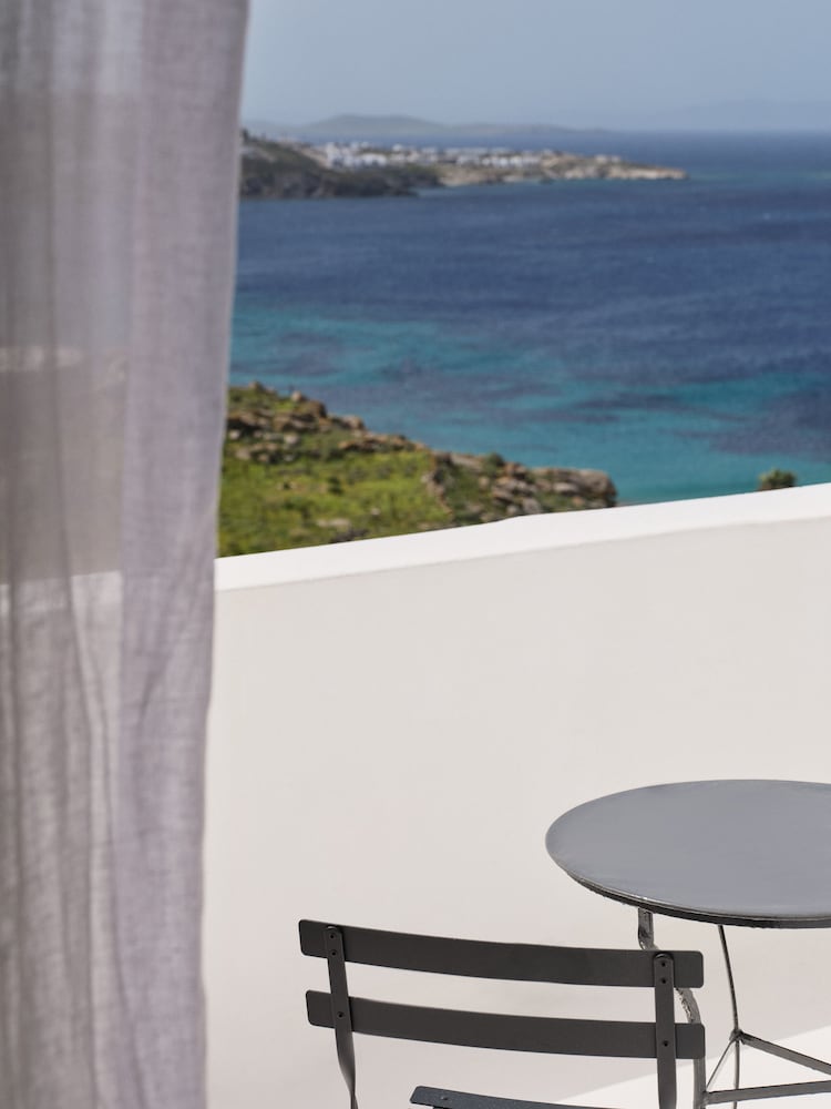 Superior Sunset & Sea View Suite thumbnail 6