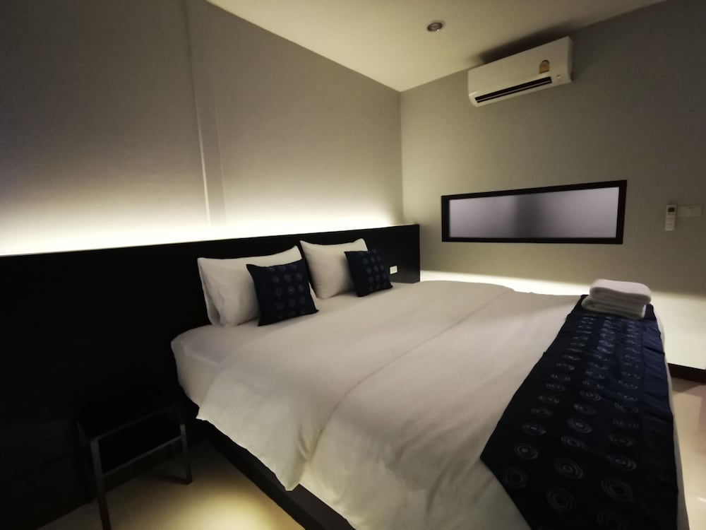 Deluxe Room - Photo 2