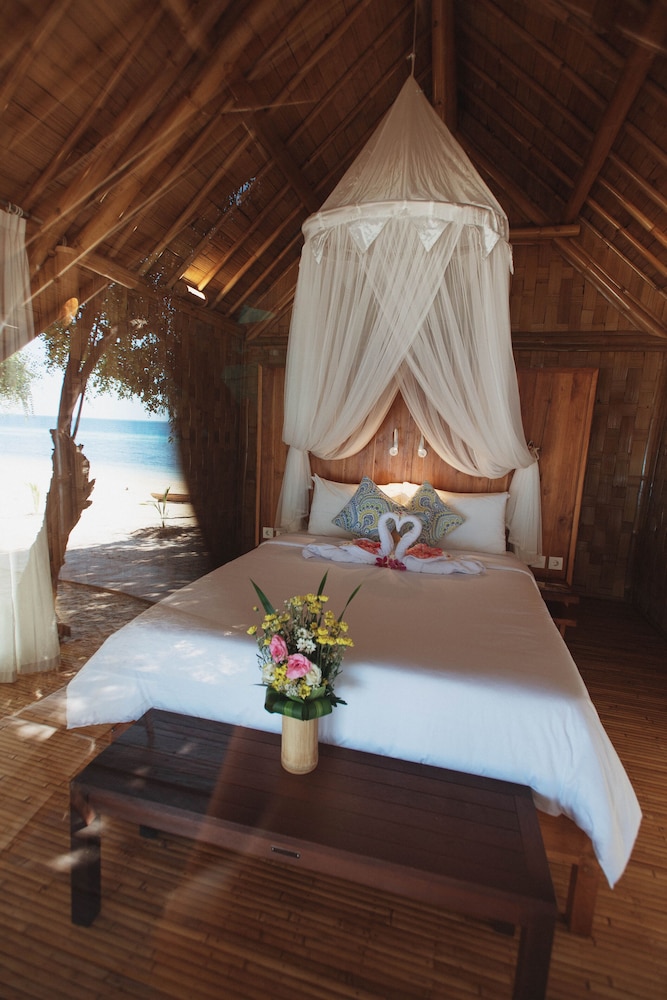 Premium Bungalow, 1 Queen Bed, Beach View, Beachfront (Beachfront Bungalow) photo 3