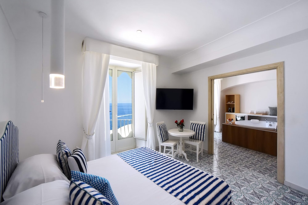 Premier Room, Sea View