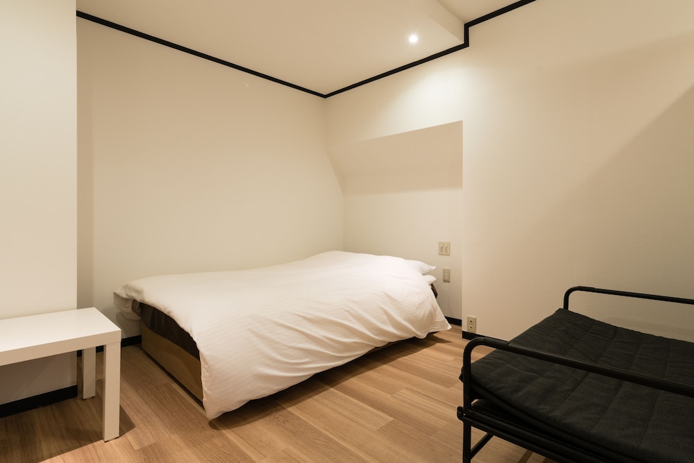 Double Room with Private Bath and Toilet photo 2