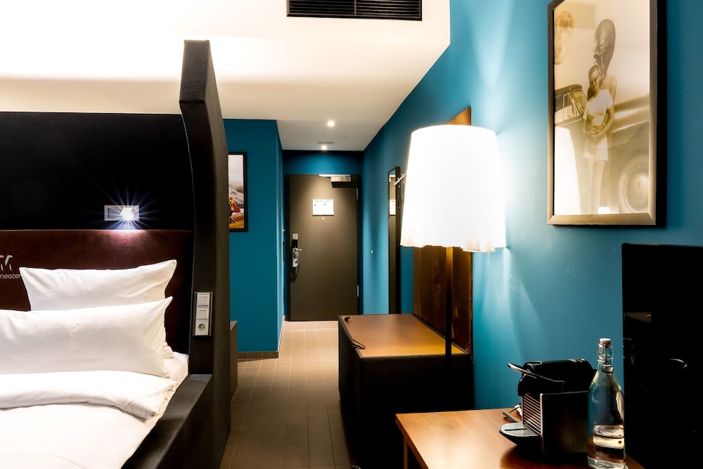 Suite, 1 King Bed, City View photo 1