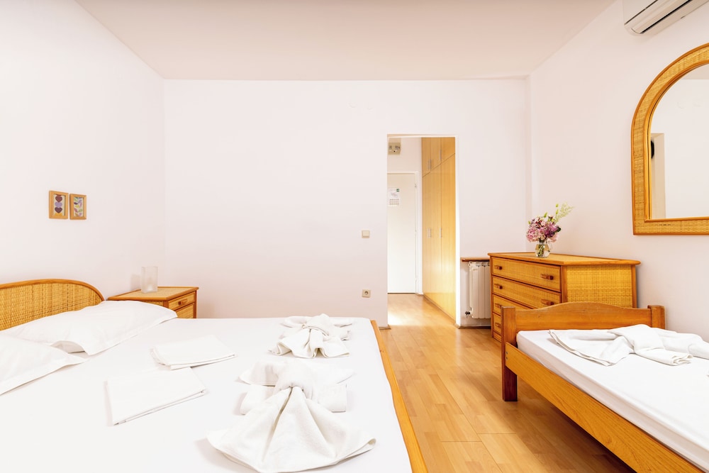Triple Room, Balcony, Garden View photo 1