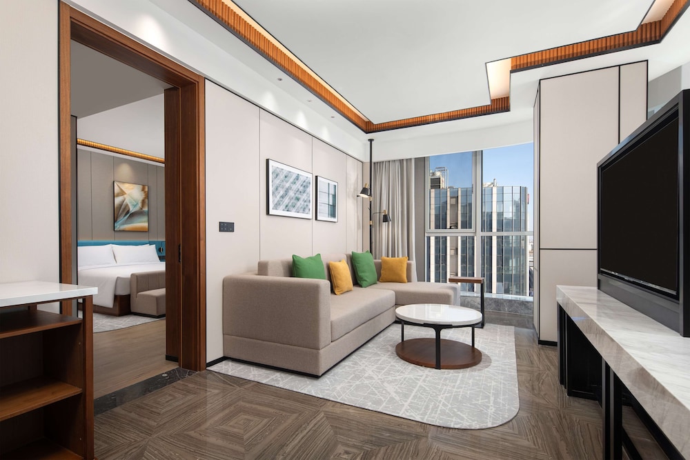 Deluxe Suite, 1 King Bed