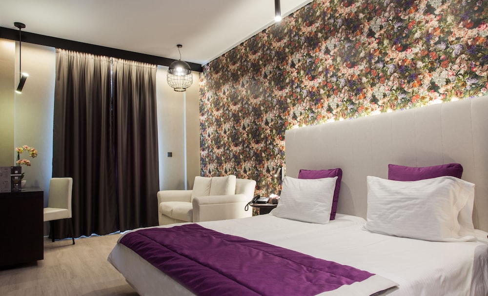 Standard Twin Room - Photo 7
