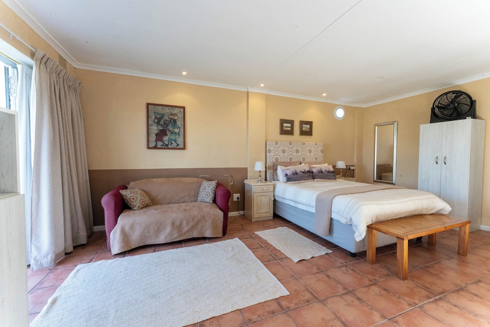Deluxe Double Room, Ensuite, Garden Area photo 2