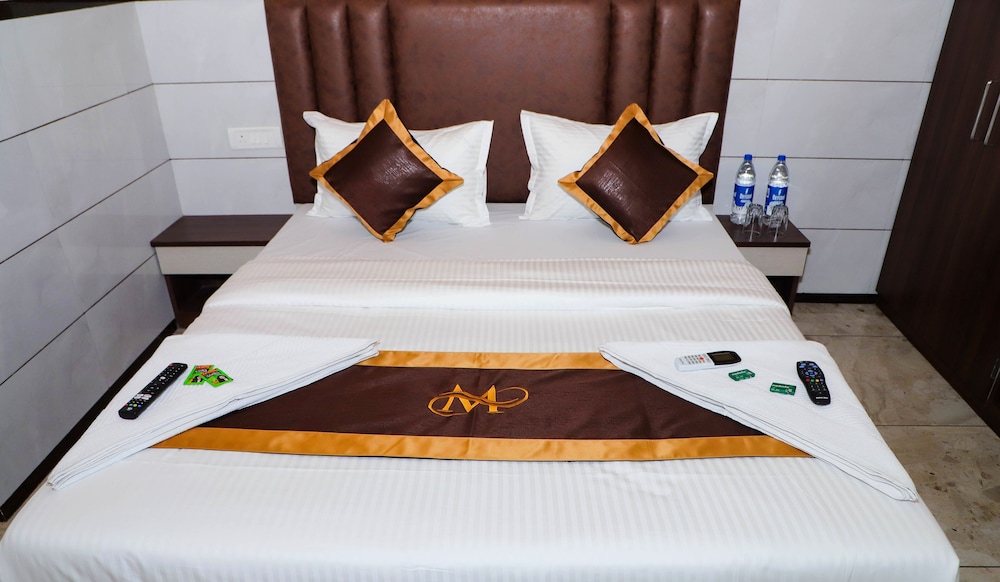Deluxe Room, Balcony, City View