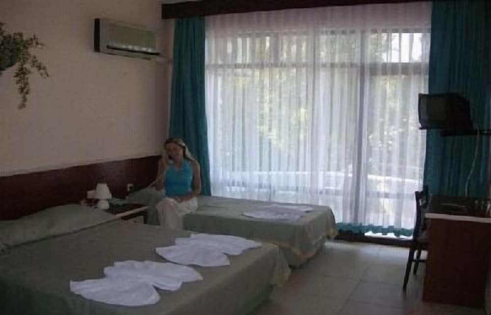 Standard Triple Room photo 1