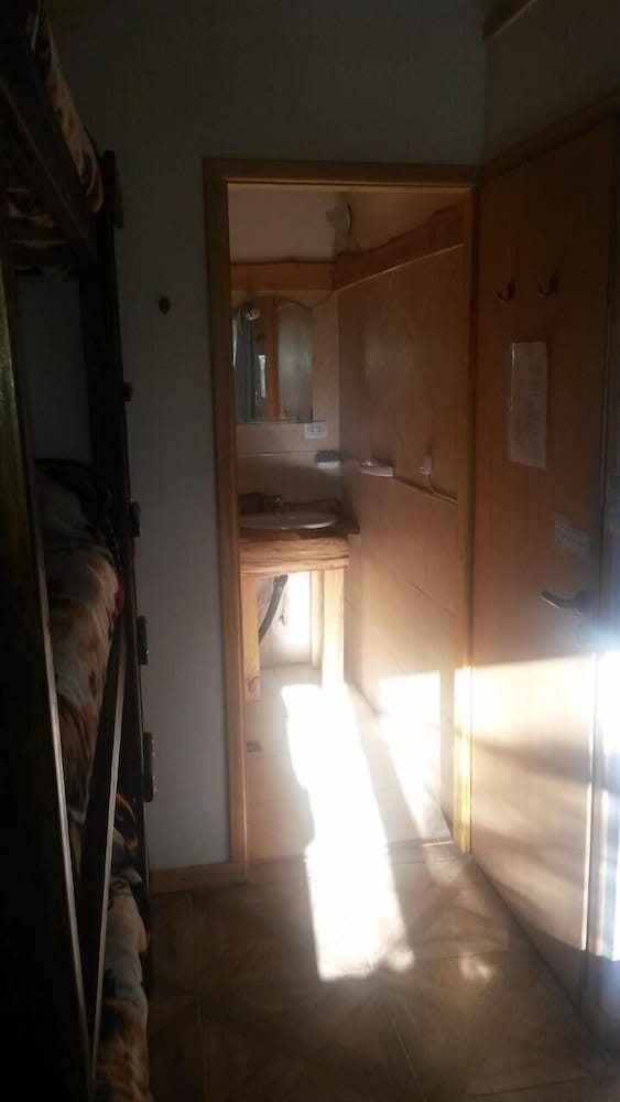 Shared Dormitory, Mixed Dorm, Shared Bathroom (7 People) photo 2
