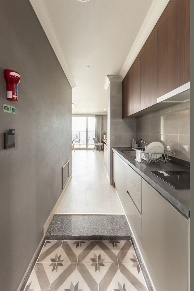 Standard Condo - Photo 6