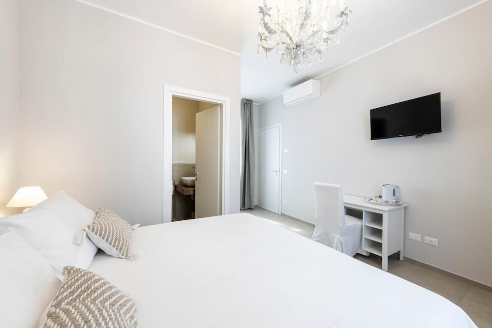 Standard Double Room photo 2