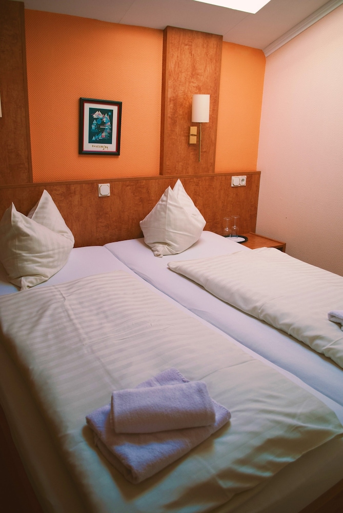 Comfort Double Room, 1 Queen Bed photo 2