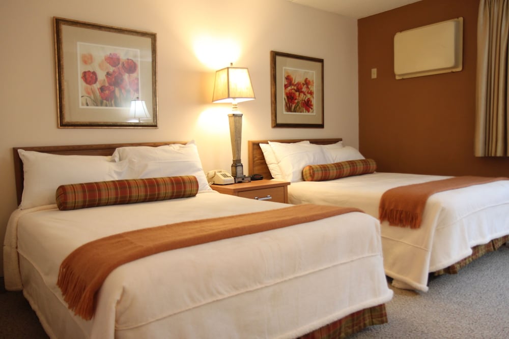 Standard Room, 2 Double Beds, Non Smoking, Refrigerator