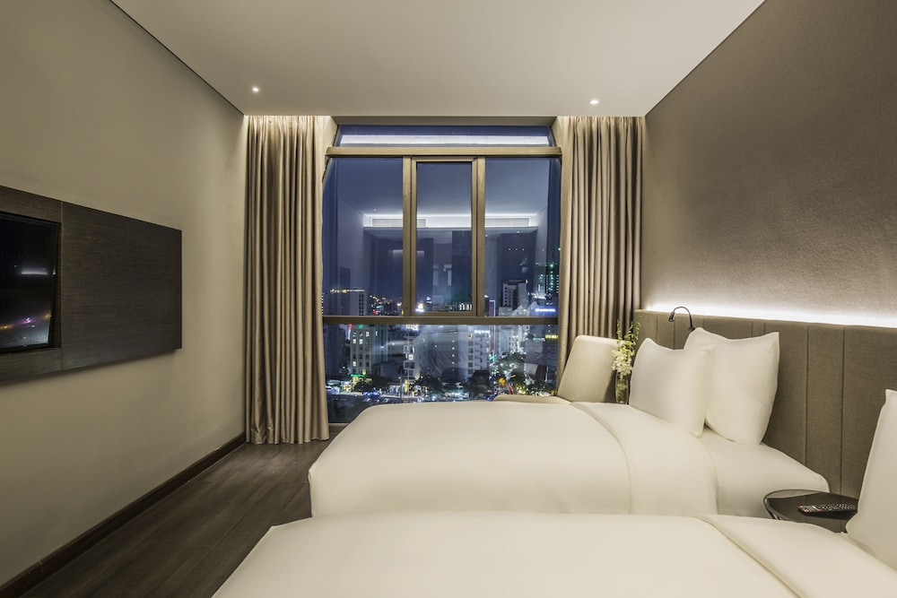 Deluxe Twin Room, Partial Sea View - Photo 1