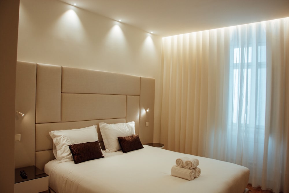Classic Comfort King or Twin Room - Photo 22