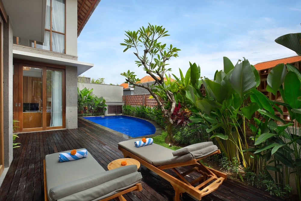 Grand 2 Bedroom Villa with Private Pool and Bath tub