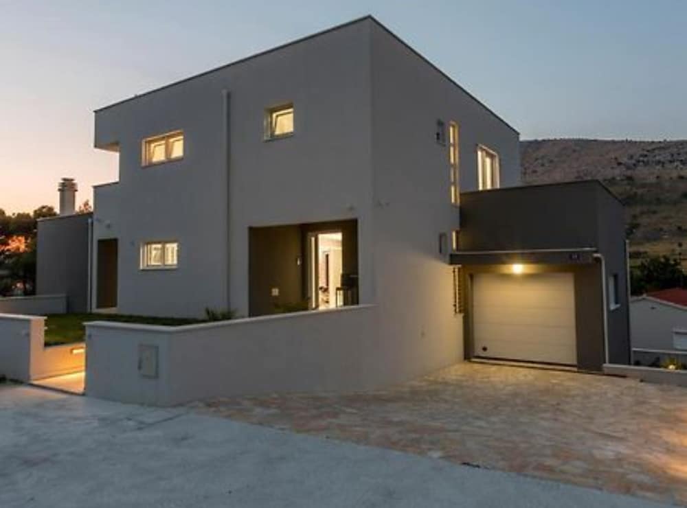 Villa (Four Bedroom Villa with Pool)