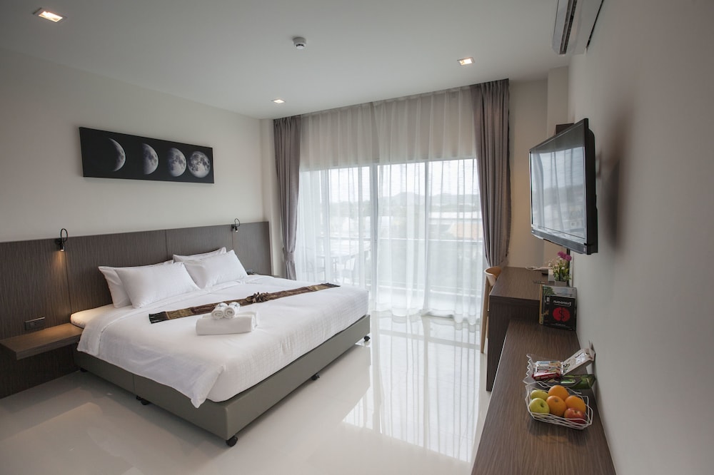 Standard King Size Bed
