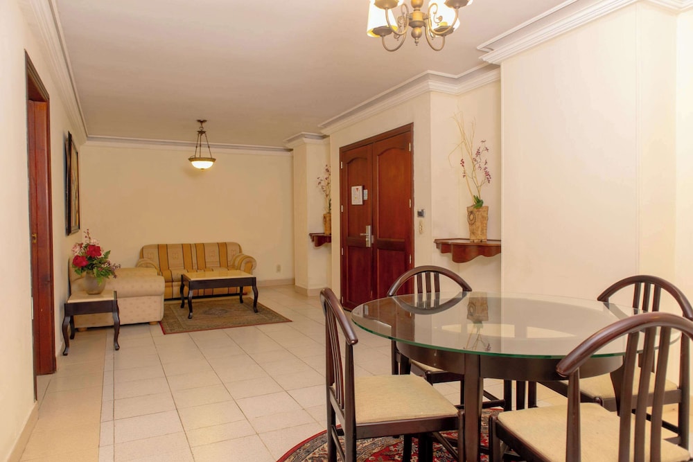 Suite, 1 King Bed, Non Smoking (1 Bedroom) - Photo 2