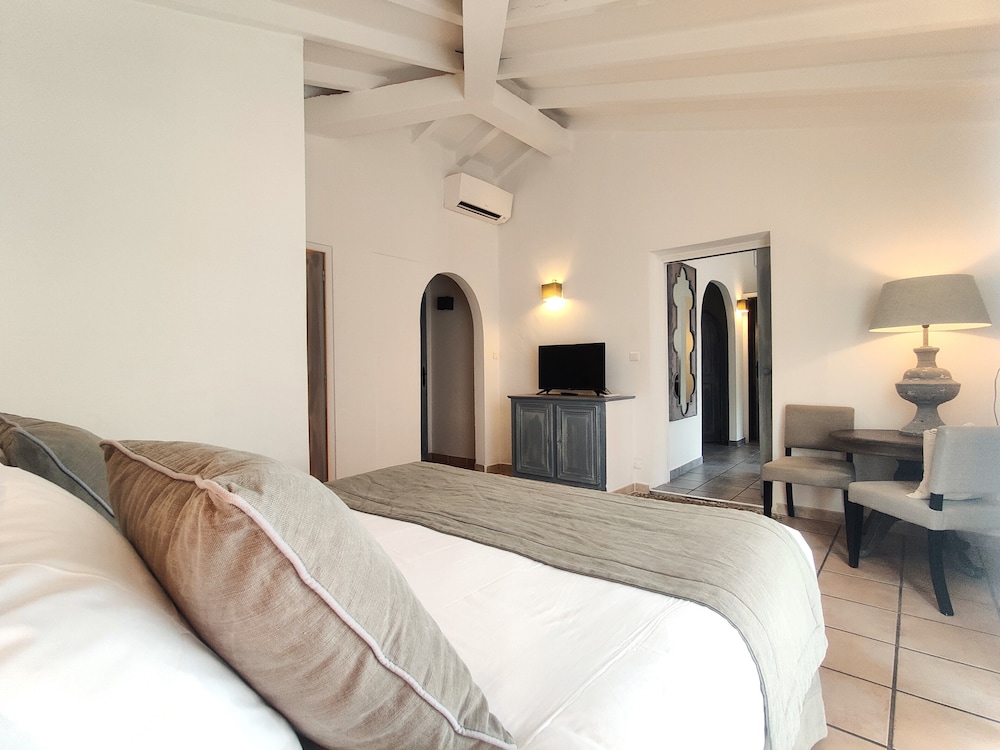 Suite Nepita - Photo 1