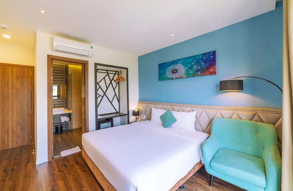 Deluxe Double Room, City View - Photo 2