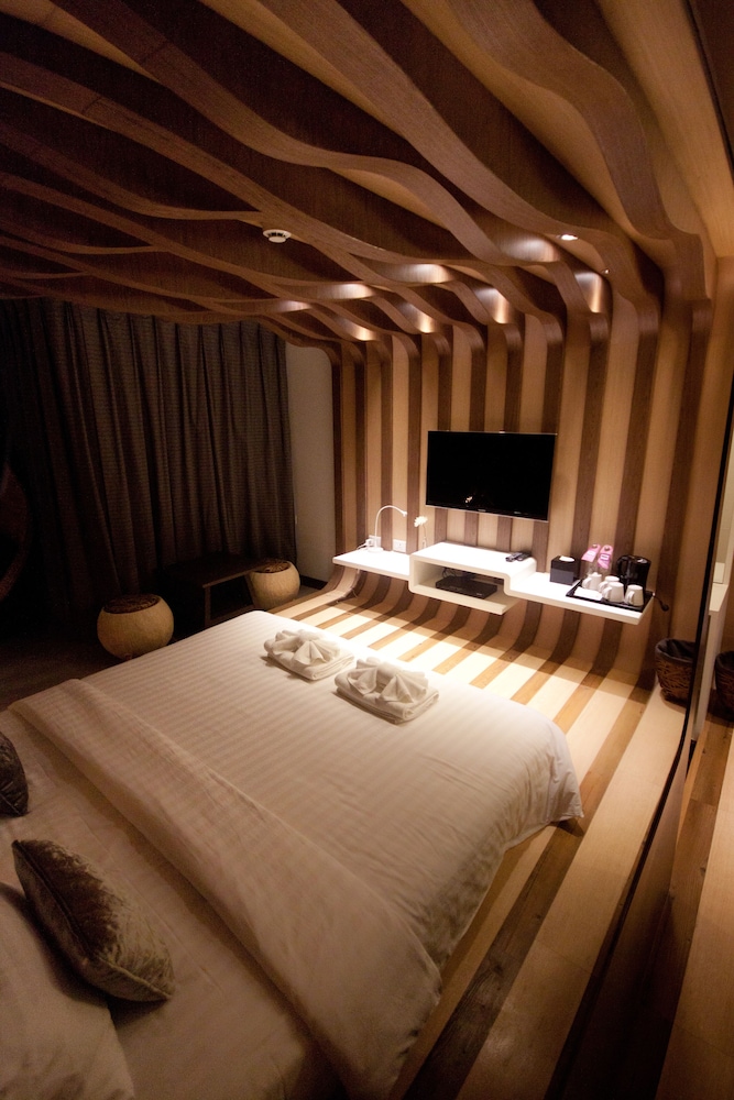 Silk Cocoon Studio - Photo 3