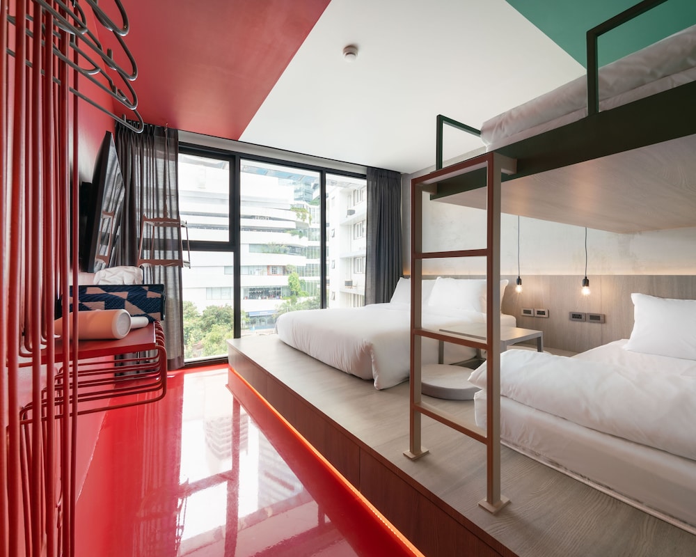 Family Quadruple Room, Multiple Beds, Private Bathroom photo 2