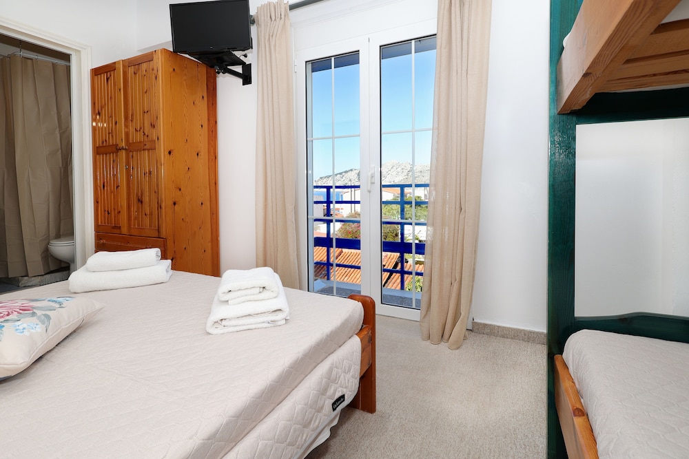 Basic Quadruple Room photo 1