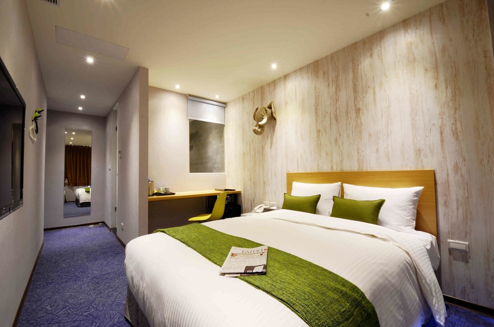 Deluxe Double Room, City View photo 2
