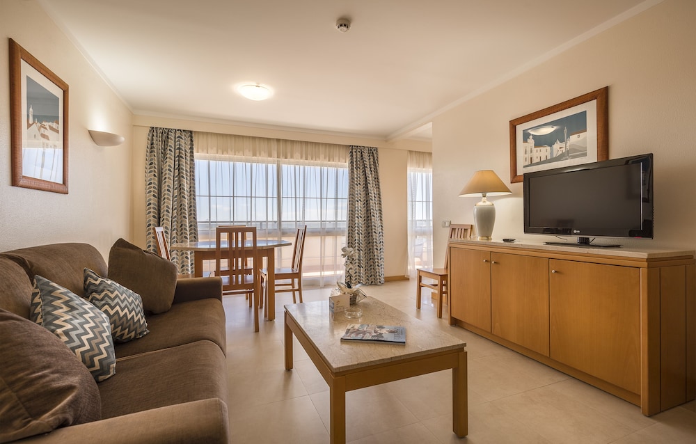 Senior Suite - Photo 1