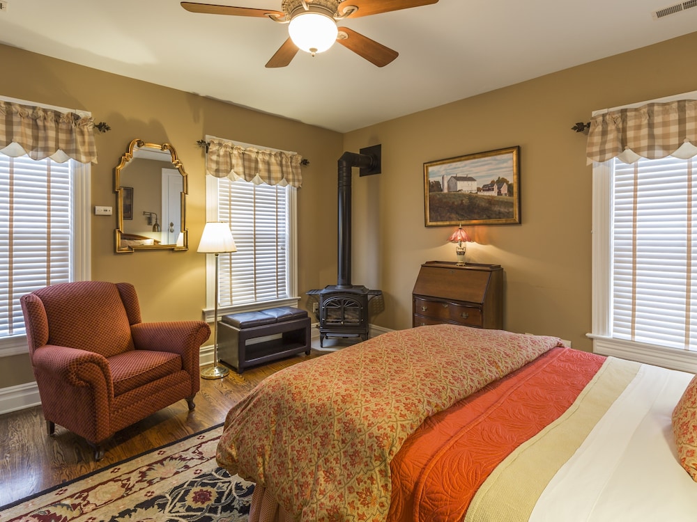 Superior Double Room, Private Bathroom (The Hunterdon)