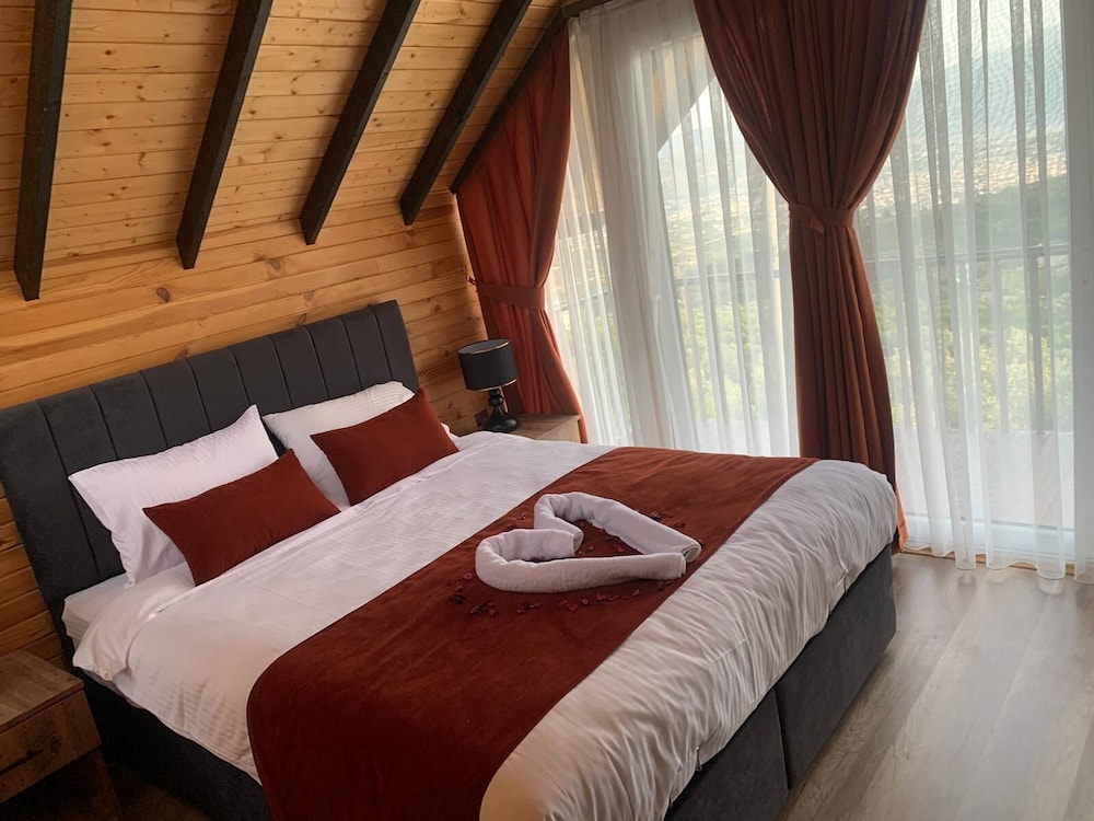 Classic Bungalow, 1 Double Bed with Sofa bed, Non Smoking, Partial Sea View